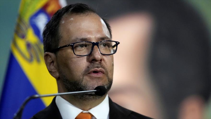 Canciller venezolano: “Petrocaribe existe” y “le arde al imperio”