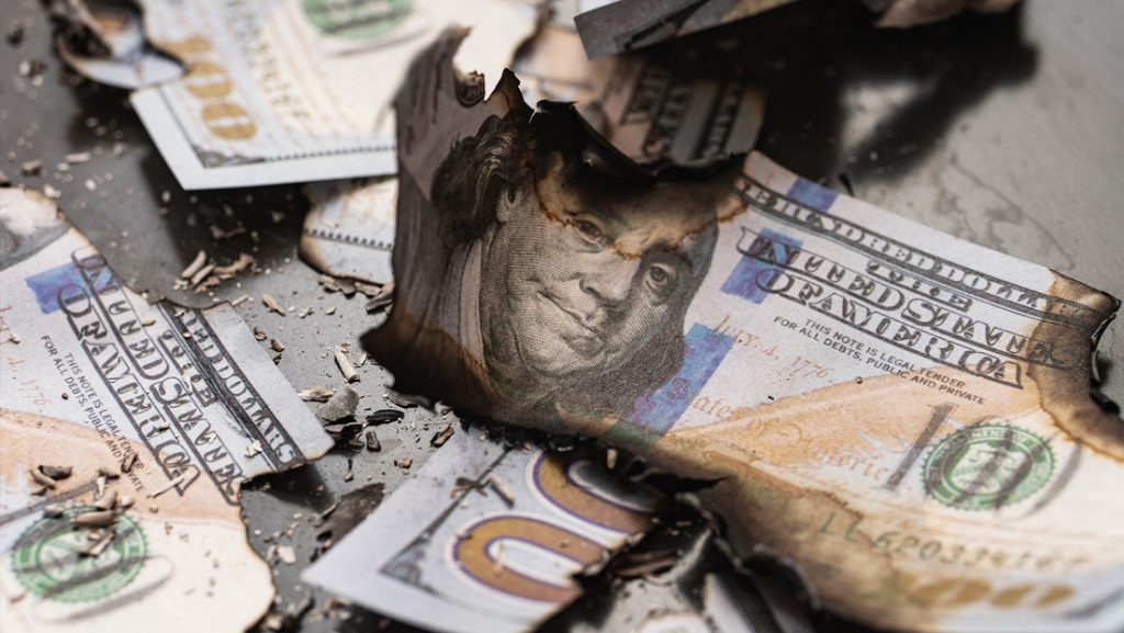 «Se acabó la fiesta»: Kiyosaki declara el «fin» del dólar