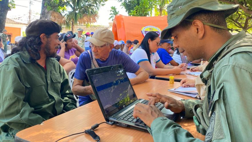 Inicia en Venezuela proceso de alistamiento militar ante amenazas de EEUU