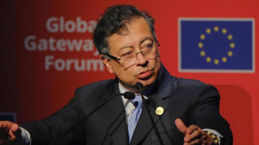 Petro carga contra EEUU por asesinar a un pescador colombiano en Caribe