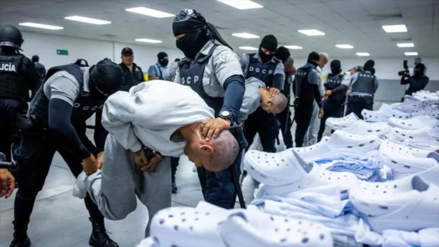 HRW revela tortura a venezolanos deportados por EE UU a El Salvador
