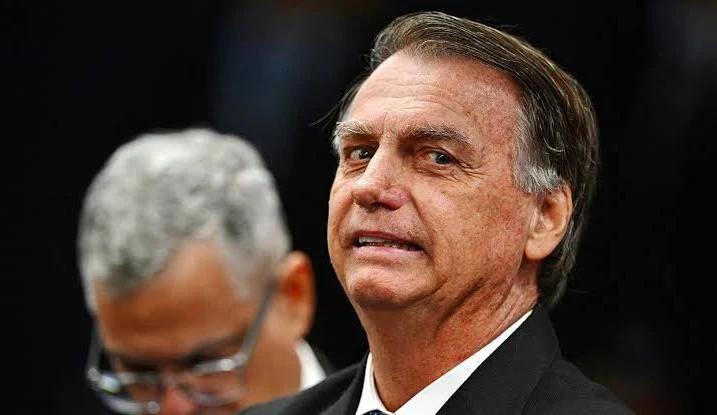 Brasil. Bolsonaro debería «prepararse para ser encarcelado en un régimen cerrado» para diciembre, dice un experto legal / A la cárcel por 27 años