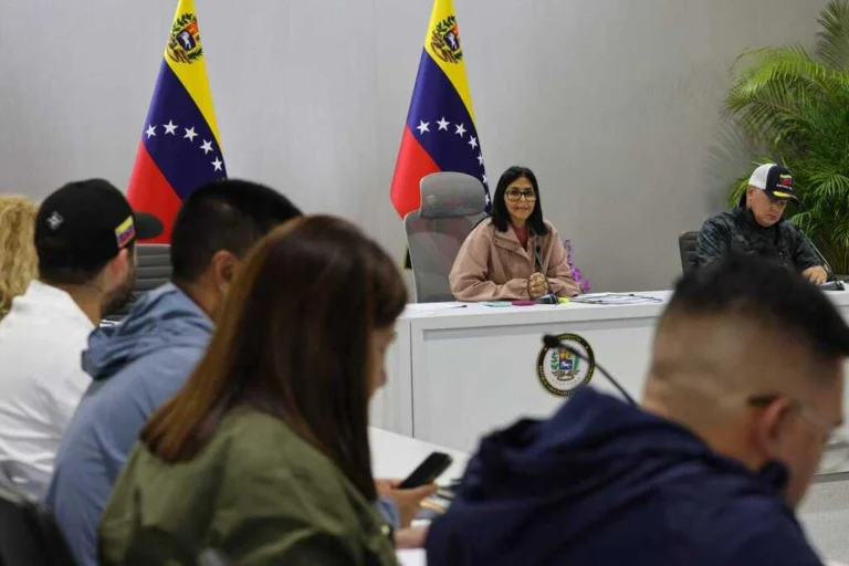 Venezuela. Estado Mayor de Campamentos Transitorios garantiza atención a damnificados
