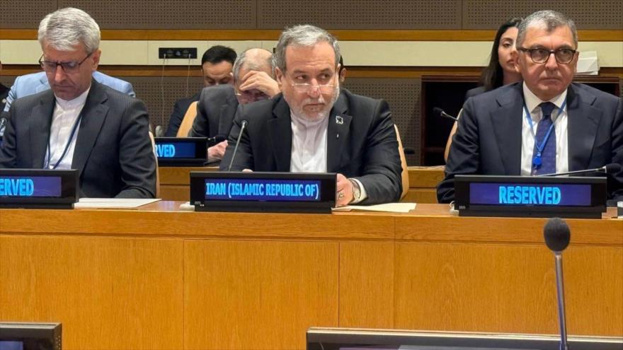 Araghchi: ECO puede desempeñar un papel más importante en la paz regional